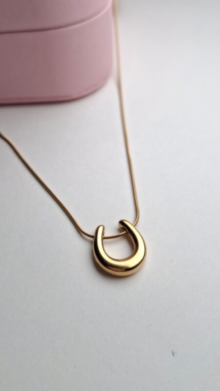 Anti Tarnish Golden Horseshoe Pendant Necklace
